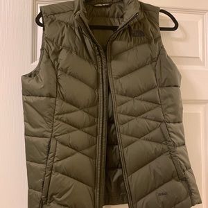 The Northface Puffer vest women medium